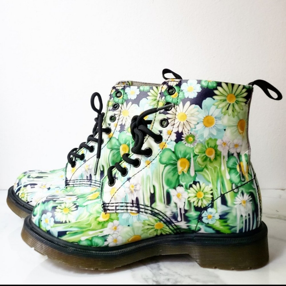 Dr. Martens RARE Green Slime Daisy Pascal Boots